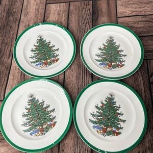 Vintage Plummer Christmas Tree Plates set of 4 holiday dessert plates mid cent